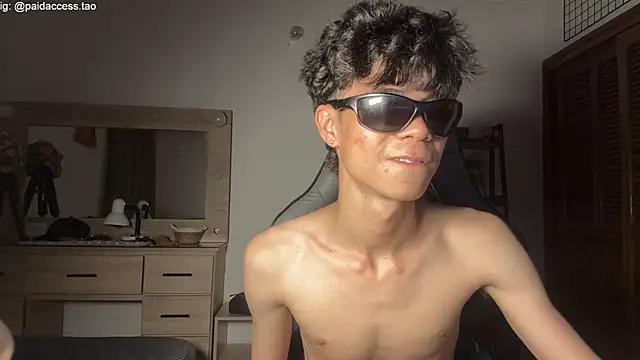 OopsAgain_ webcam