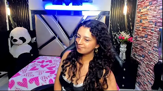 Tiffany_Ruubi webcam