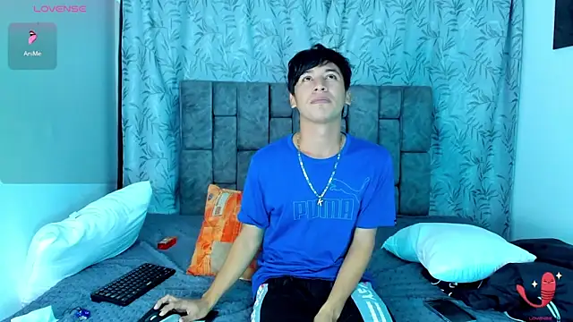 ihanking (M twink) - get naked
