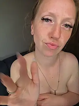 SweetGermanAlina live cam on StripChat