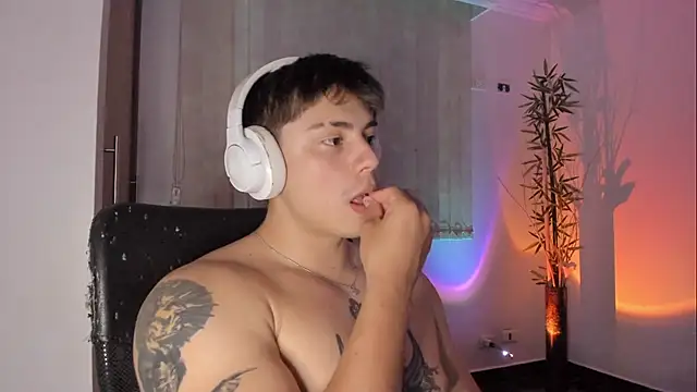 giordano_russo (M young) - first cum of the day!