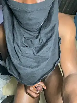 Sexyyloverboyy webcam
