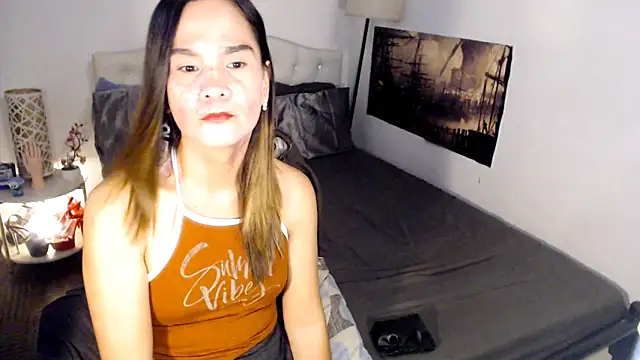 NinaDOM4CUM webcam