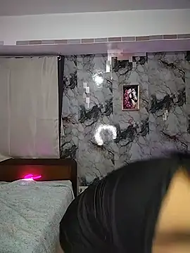 saharqamar (F young) - Naked + zoom pussy