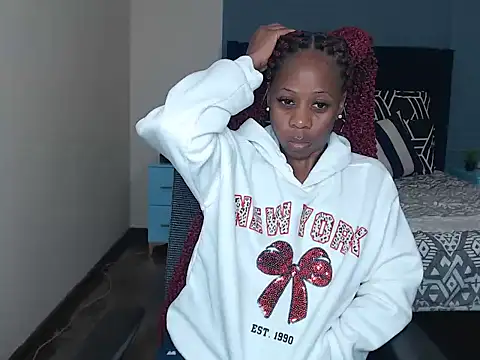 QUEENMANDYY webcam