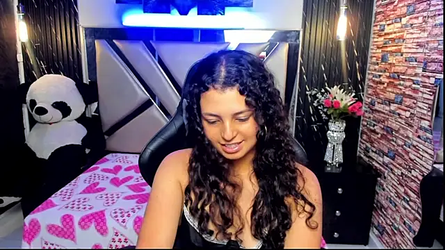 Tiffany_Ruubi webcam