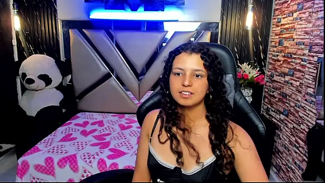 Tiffany_Ruubi webcam