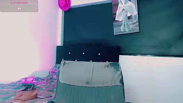 Kendall_hornyy webcam