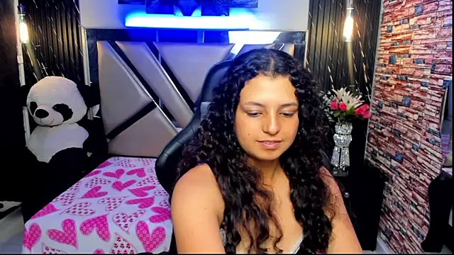 Tiffany_Ruubi webcam