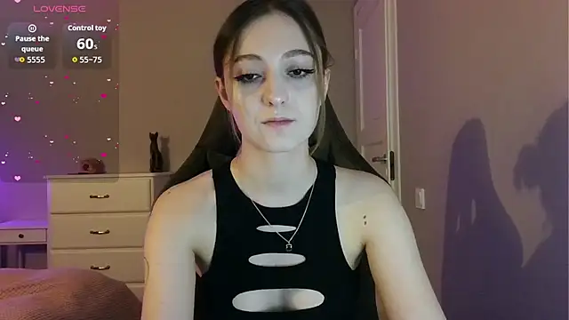 white_liillyy webcam