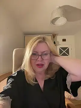 JanieLight53 webcam