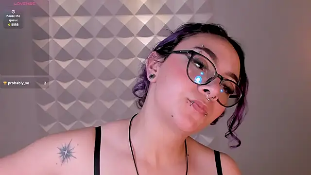 LoiseHarper webcam