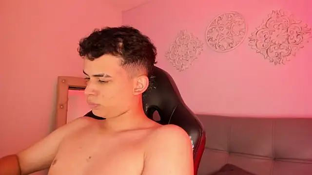 Matheww_strong webcam
