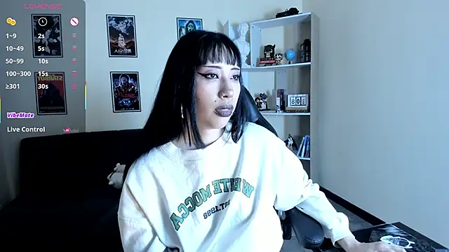 Ravenelle_ live cam on StripChat
