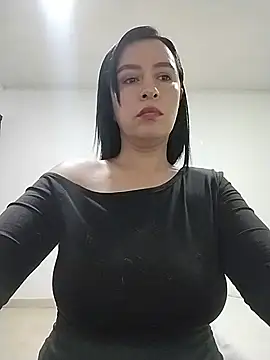 hailey85 live cam on StripChat