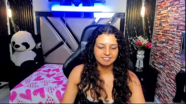 Tiffany_Ruubi webcam