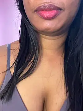 tamil_Aarathi webcam