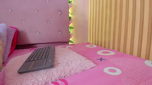 lovely__kiss__ webcam