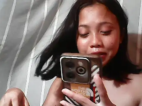 Yours_AsianPinayGirl18 webcam