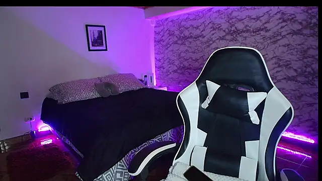 camila_iroose - Camila_IRoose's free webcam - UK Sex Cams