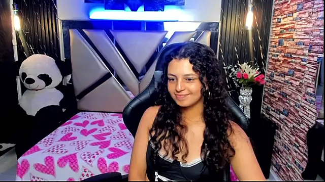 Tiffany_Ruubi webcam
