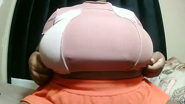 wamie12 - Wamie12's free webcam - UK Sex Cams