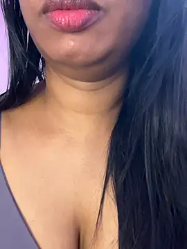 tamil_Aarathi webcam