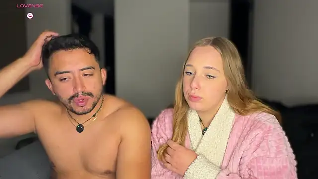 Sofii_n_Diego webcam