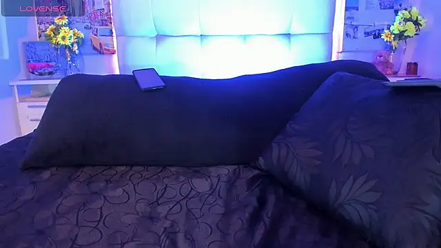 SharonTygaX live cam on StripChat