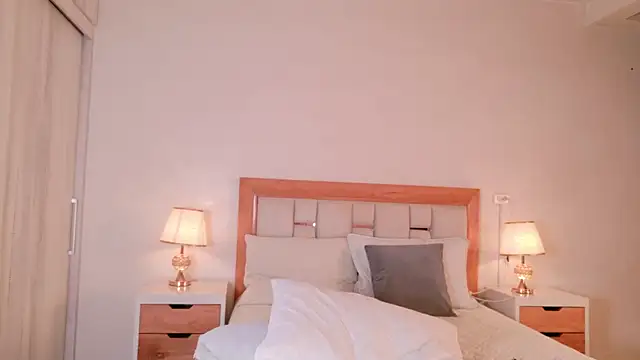 naughtymilfx_ webcam