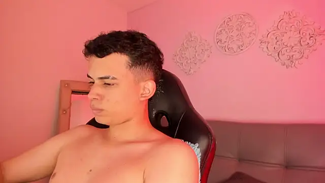 Matheww_strong webcam