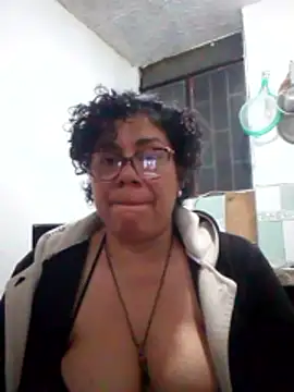 Pupi-Lanegra live cam on StripChat