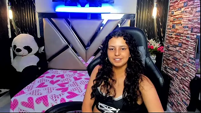 Tiffany_Ruubi webcam