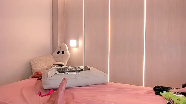 sasha_riverss webcam