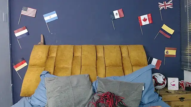 KendraaSimons webcam