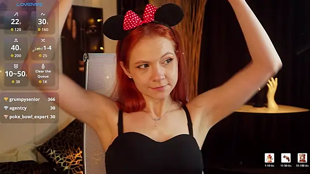 LisaAris webcam