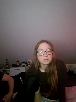 Freaky-Doll webcam