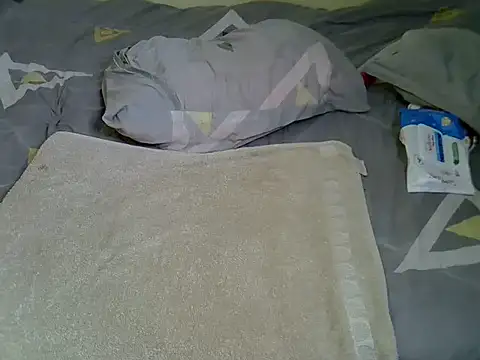 Pearl_petite webcam