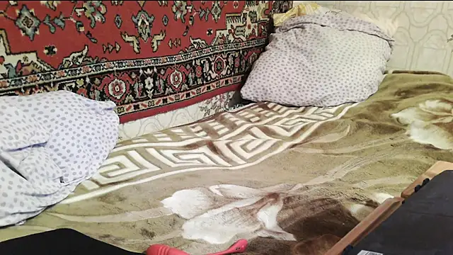 Zulfiya_Bruce webcam