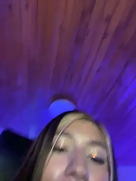 Isabella18_pink webcam