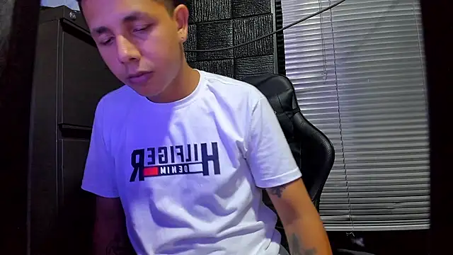 boy_bigcock24cm webcam