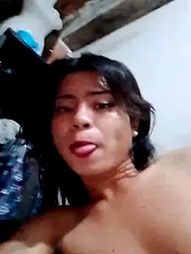 YourHotMenxie18 webcam