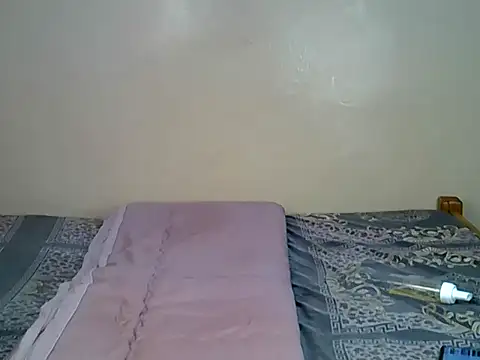 Aurora_starrr webcam