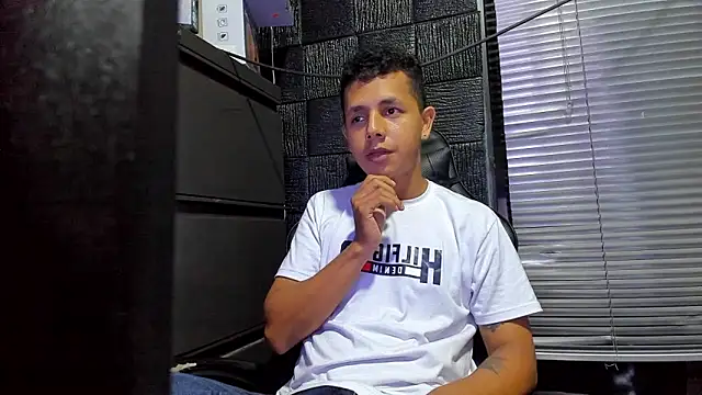 boy_bigcock24cm webcam