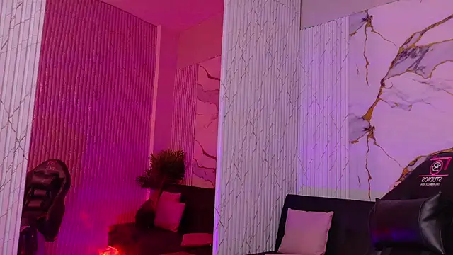 artemiss_tay live cam on StripChat