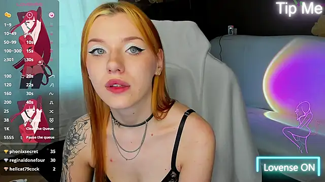 MeganNewCat live cam on StripChat