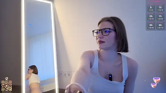 jeanenewoltz (F teen) - massage my tits under my top