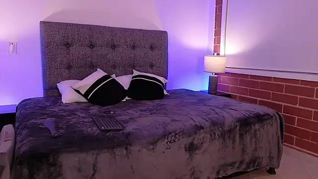mandi4pole_ live sex cam