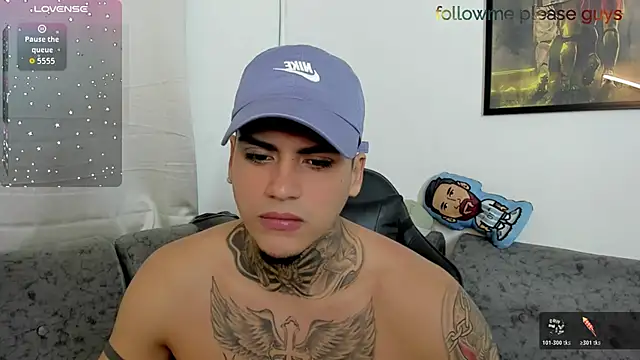 sweetlatinoboy live sex cam