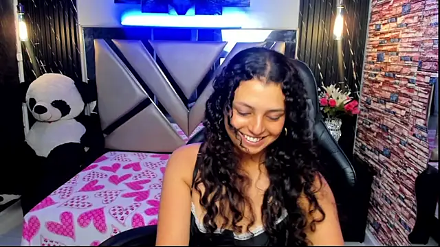Tiffany_Ruubi webcam